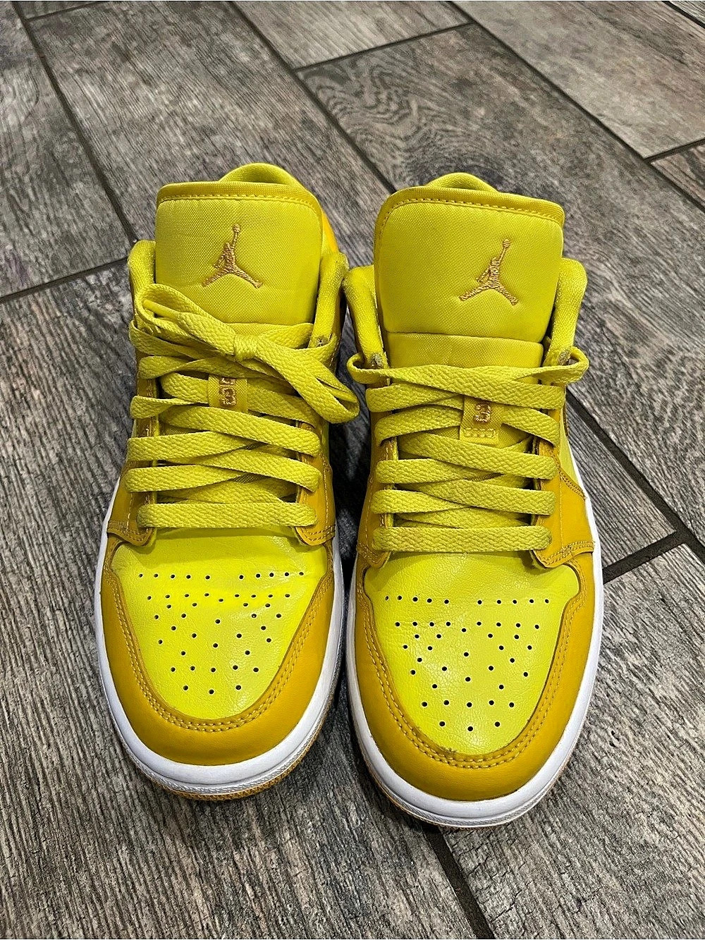 Jordan Air Jordan 1 Low Yellow Strike (Women's) Yellow & White US 7.5